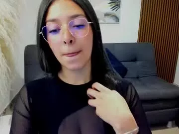 Offline angeline_davies on Chaturbate