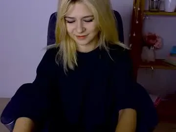 Offline apheliastar on Chaturbate