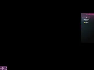 Offline ariel_versace on Chaturbate