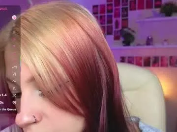 Freechat arielabradberry on Chaturbate