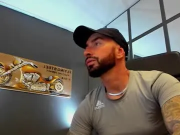 Offline arongrant on Chaturbate