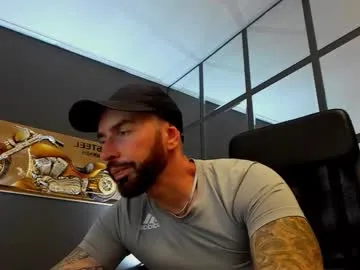 Offline arongrant on Chaturbate