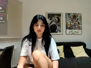 Offline arya_44 on Chaturbate