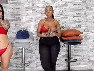 Freechat badgirls_000 on Chaturbate