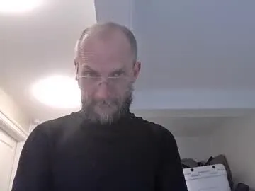 Offline basiccamguy on Chaturbate