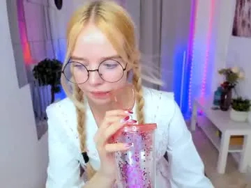 bellamontgomery on Chaturbate