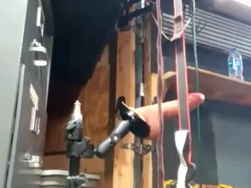 Offline bigmanaround9 on Chaturbate