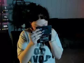 Freechat bitchofsun on Chaturbate