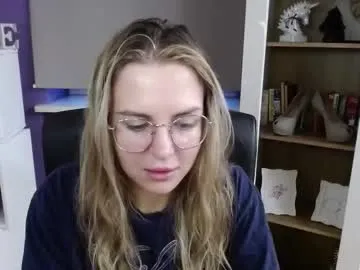 Offline blackrosezoey on Chaturbate