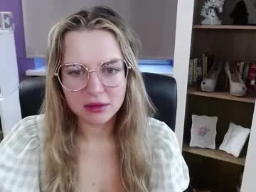 Offline blackrosezoey on Chaturbate