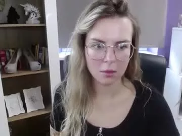 Offline blackrosezoey on Chaturbate