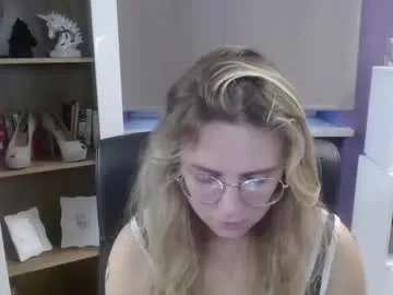 Offline blackrosezoey on Chaturbate