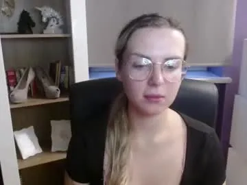 Offline blackrosezoey on Chaturbate