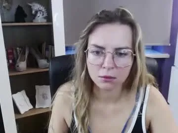 Offline blackrosezoey on Chaturbate