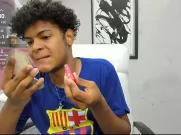 Offline boylittle19cm on Chaturbate