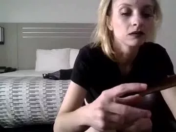 Offline bunnyyamore on Chaturbate