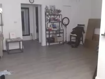 Offline carliecreams on Chaturbate