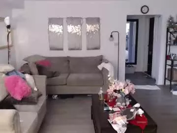 Offline carliecreams on Chaturbate