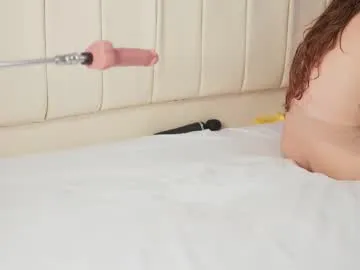 Freechat caroline_adams_ on Chaturbate