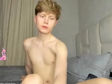 christian_di0r — GOAL: cum show [2110 tokens remaining] Hello dear!  #gay #skinny #twink #lovense #18