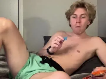 Offline clydeaustin on Chaturbate