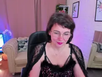 Offline daaamnmature on Chaturbate