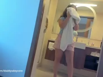 Freechat daddy_daycare_ on Chaturbate