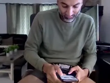 Offline darryl43321 on Chaturbate