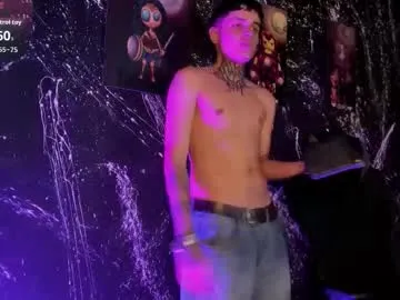 Offline declan_fox on Chaturbate