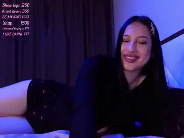 Offline delly_love on Chaturbate