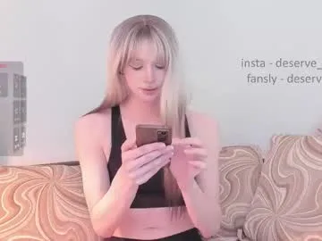 Freechat deserve_dessert on Chaturbate