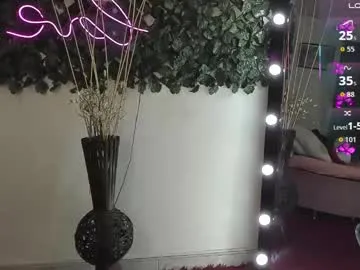 destinyhills_ on Chaturbate