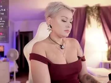 divine_kim from Chaturbate