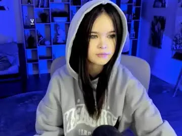 Offline elainebeness on Chaturbate