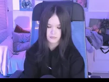 Offline elainebeness on Chaturbate