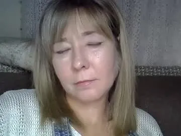 ellajohnsonx on Chaturbate 