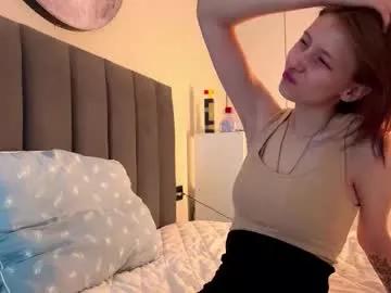 ellie_hollow from Chaturbate