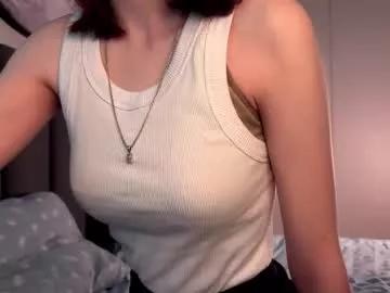 ellie_hollow from Chaturbate