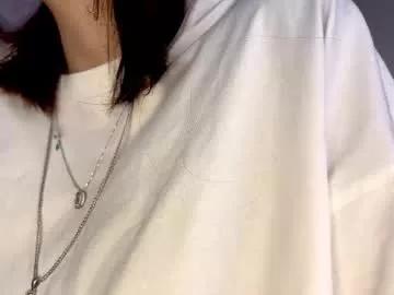 ellie_hollow from Chaturbate