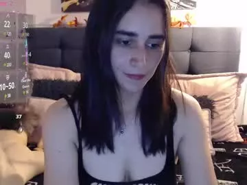 Offline elowen_halley1 on Chaturbate