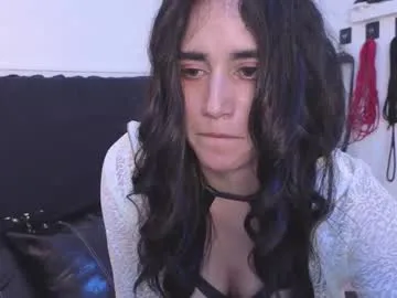 Offline elowen_halley1 on Chaturbate