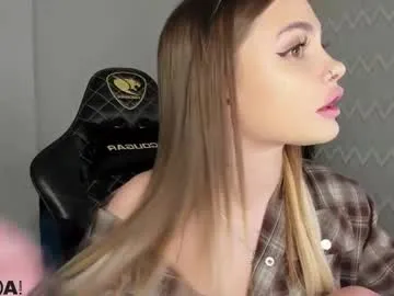 Offline elsa_carterr on Chaturbate