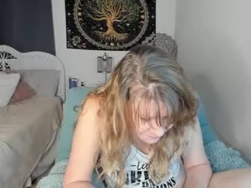 Offline emberpheonixxx on Chaturbate