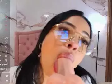 emiily_carter on Chaturbate