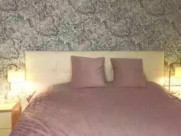 Offline emilydancee on Chaturbate