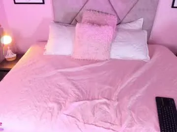 Freechat emilyh_ on Chaturbate