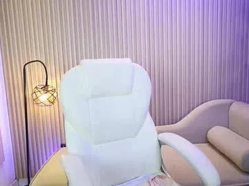 emma__walkerr_ from Chaturbate