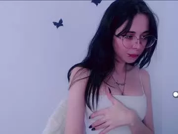 Offline emmae__ on Chaturbate