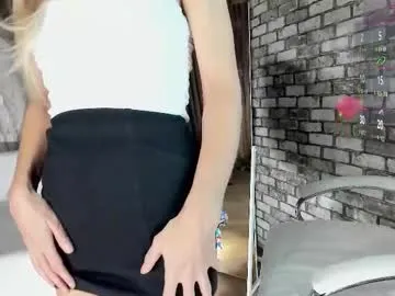 eva_melow — GOAL: My entire outfit [109 tokens remaining] Make yourself at home here) #smoke #hairypussy #armpits #bush #nonude