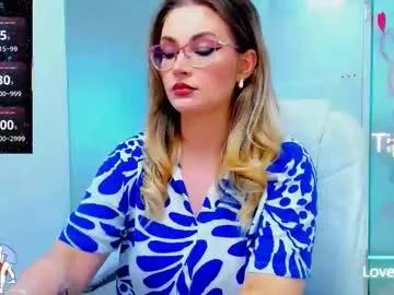 evelyne_rose from Chaturbate